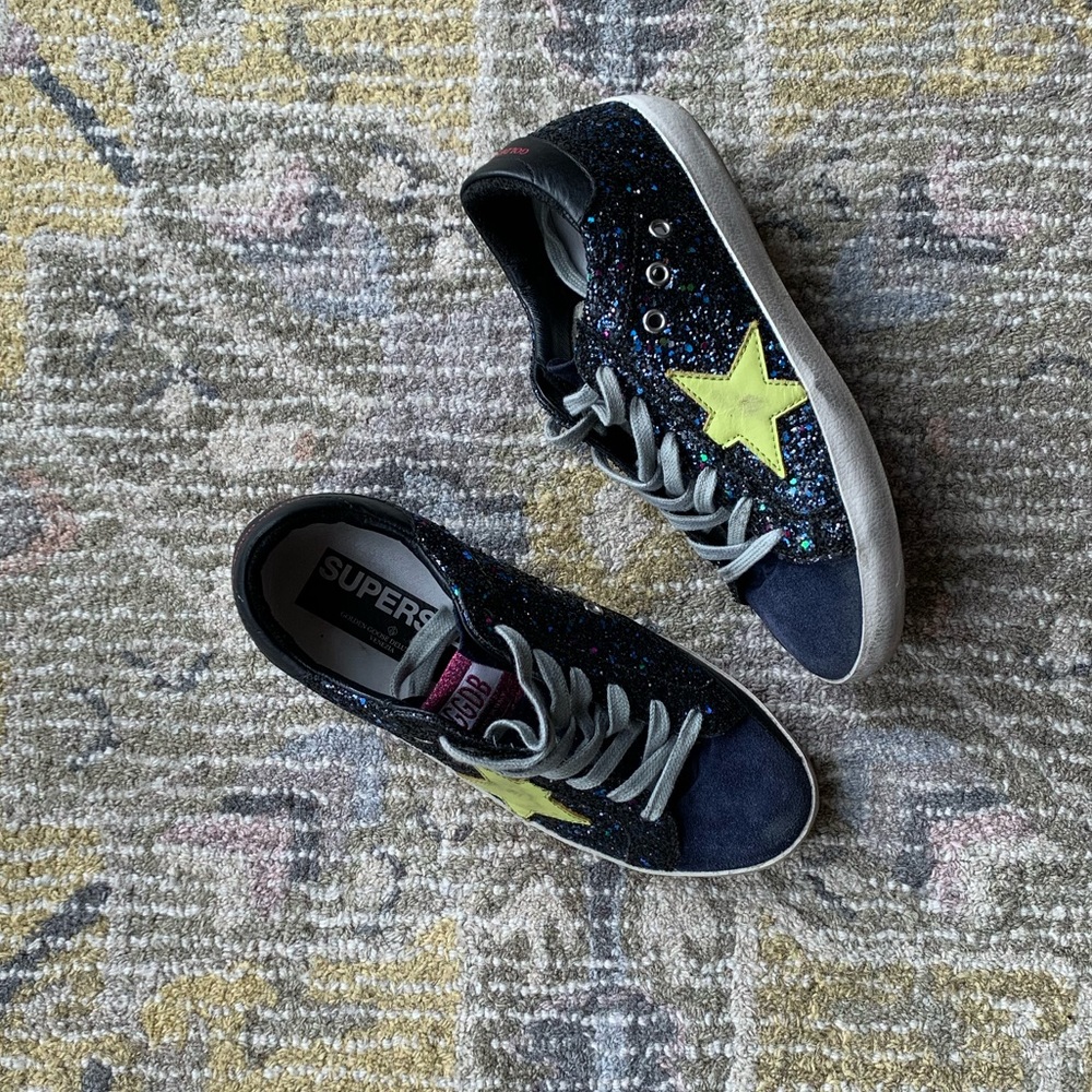 LIKE NEW Golden Goose Deluxe Brand Superstar